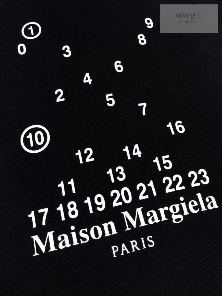 Maison Margiela 마르지엘라 24SS 뉴메릭 로고 반팔 티셔츠 블랙 레플리카 6번 이미지 - 의류 | 세미샵 레플리카 사이트