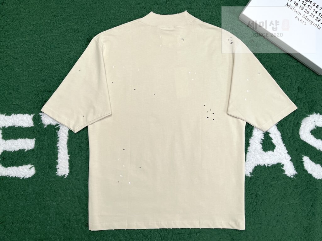 Maison Margiela 마르지엘라 24SS 페인팅 로고 반팔 티셔츠 베이지 의류 6번 이미지