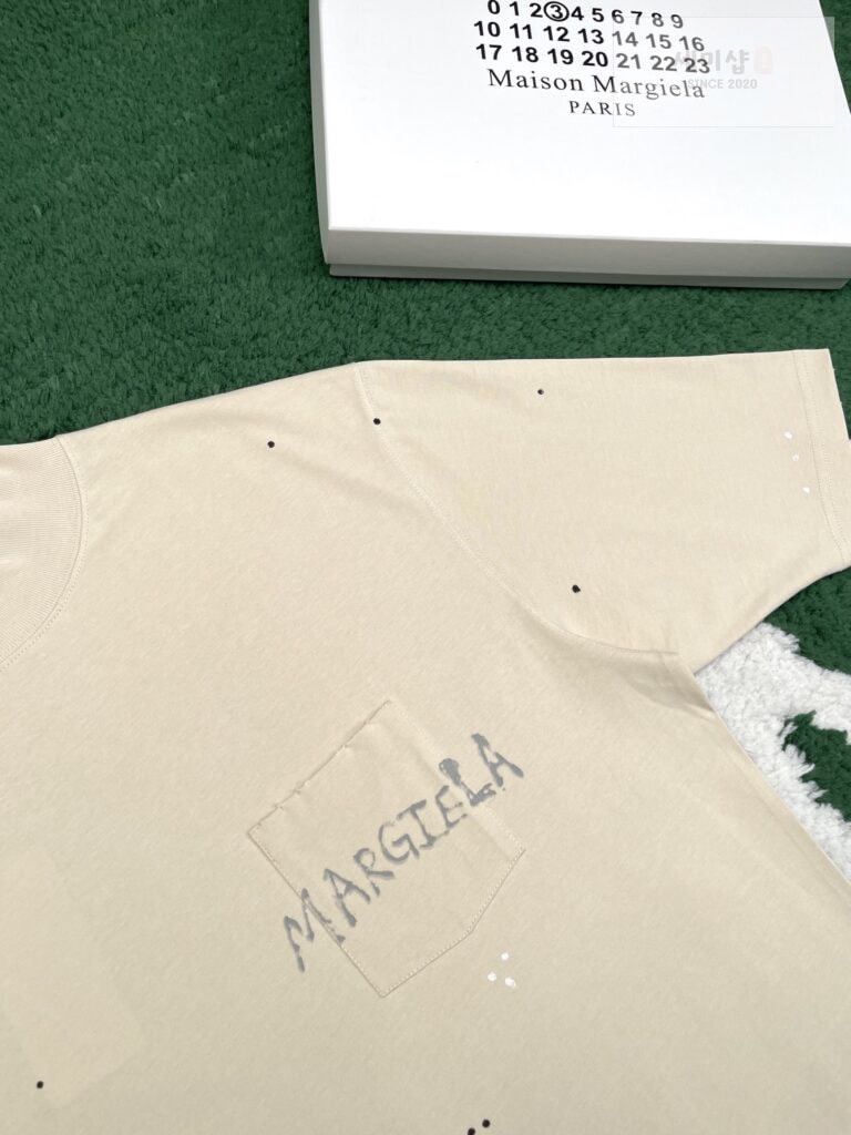 Maison Margiela 마르지엘라 24SS 페인팅 로고 반팔 티셔츠 베이지 의류 8번 이미지