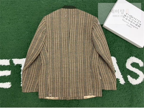 Maison Margiela 메종마르지엘라 체크 울 브이넥 히든 자켓 의류 2번 이미지