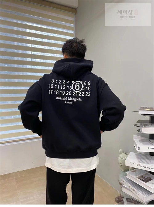 Maison Margiela 메종마르지엘라 MM6 스티치 로고 후디 레플리카 14번 이미지 - 의류 | 세미샵 레플리카 사이트