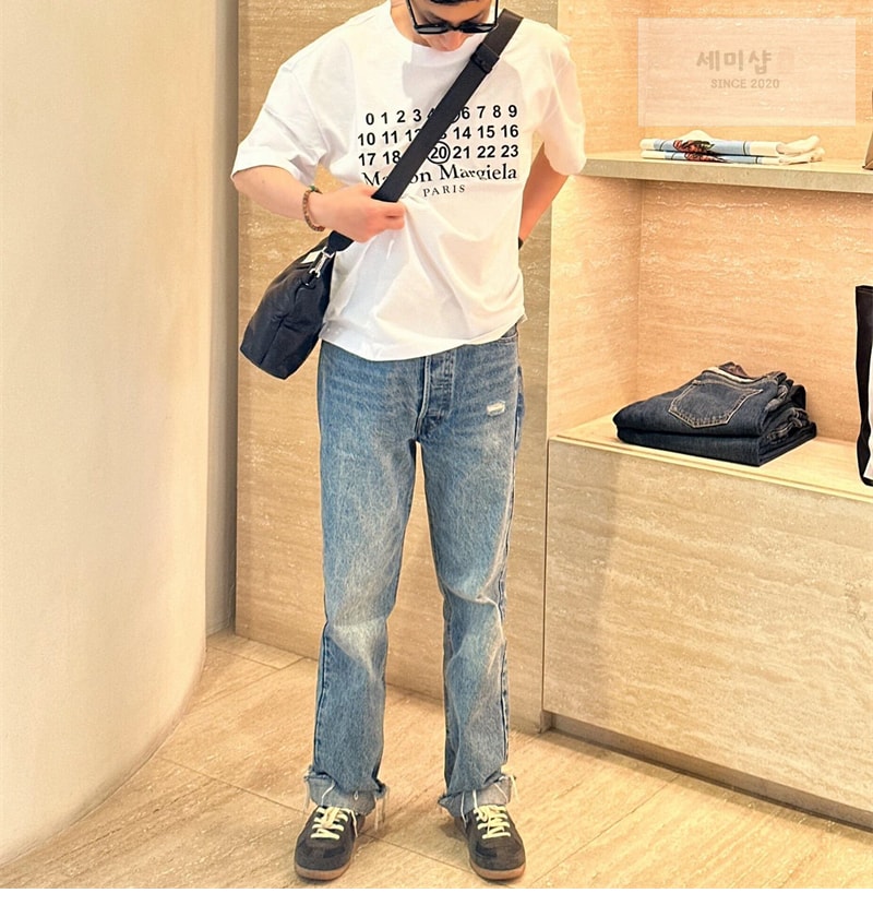 Maison Margiela 메종마르지엘라 MM6 시그니처 520 넘버 반팔 티셔츠 레플리카 24번 이미지 - 의류 | 세미샵 레플리카 사이트