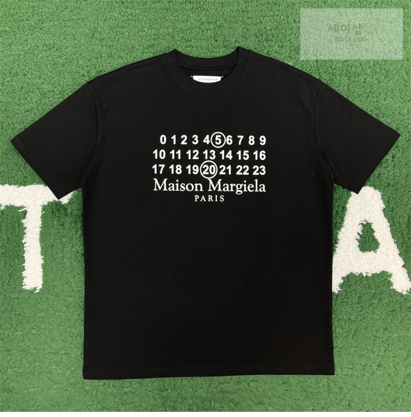 Maison Margiela 메종마르지엘라 MM6 시그니처 520 넘버 반팔 티셔츠 레플리카 4번 이미지 - 의류 | 세미샵 레플리카 사이트
