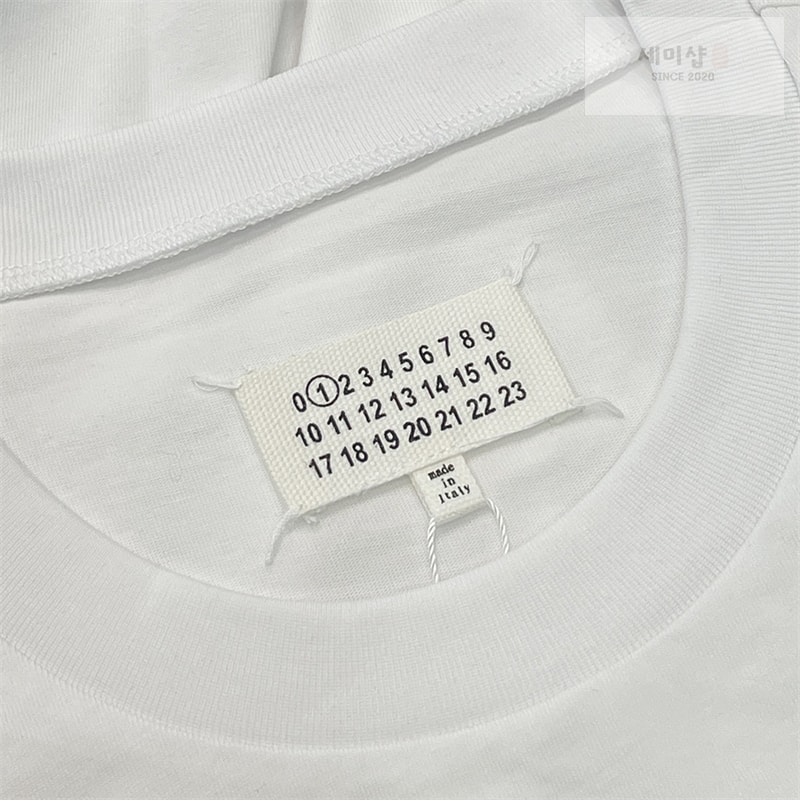 Maison Margiela 메종마르지엘라 MM6 시그니처 520 넘버 반팔 티셔츠 레플리카 15번 이미지 - 의류 | 세미샵 레플리카 사이트