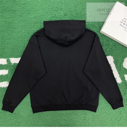 Maison Margiela 메종마르지엘라 MM6 업사이드 다운 자수 로고 후디 2컬러 레플리카 4번 이미지 - 의류 | 세미샵 레플리카 사이트