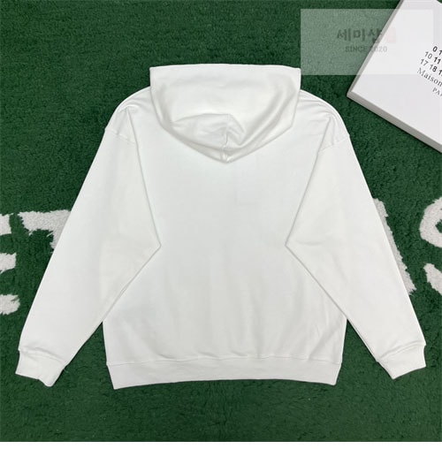 Maison Margiela 메종마르지엘라 MM6 업사이드 다운 자수 로고 후디 2컬러 레플리카 11번 이미지 - 의류 | 세미샵 레플리카 사이트