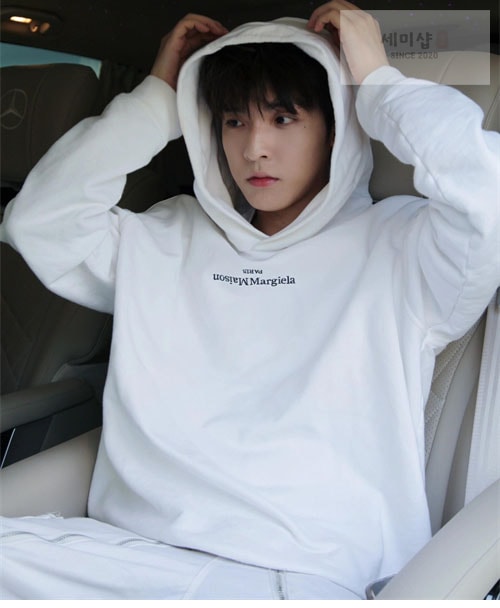 Maison Margiela 메종마르지엘라 MM6 업사이드 다운 자수 로고 후디 2컬러 레플리카 18번 이미지 - 의류 | 세미샵 레플리카 사이트