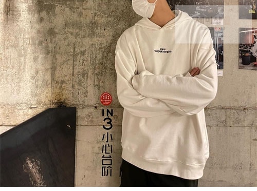 Maison Margiela 메종마르지엘라 MM6 업사이드 다운 자수 로고 후디 2컬러 레플리카 20번 이미지 - 의류 | 세미샵 레플리카 사이트
