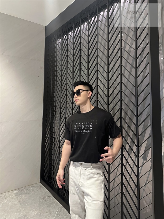 메종마르지엘라 메종 마르지엘라 스탬프 로고 코튼 티셔츠 레플리카 11번 이미지 - 의류 | 세미샵 레플리카 사이트