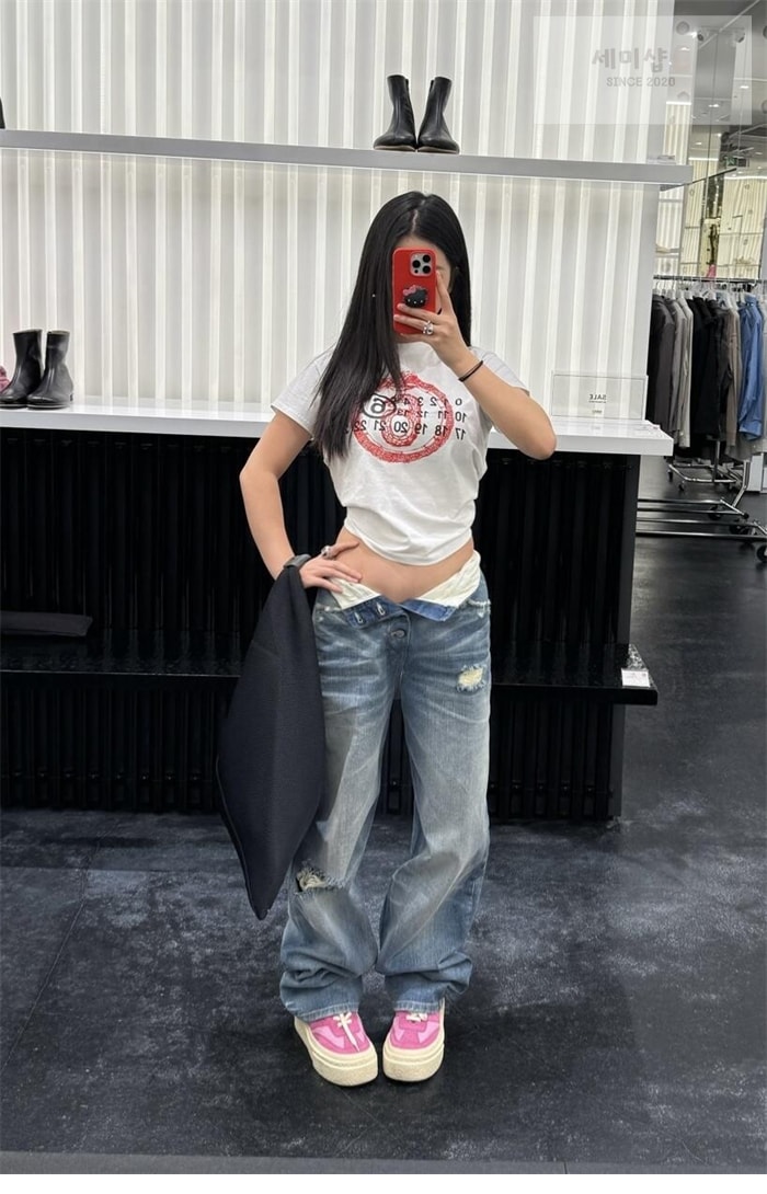 Maison Margiela 메종 마르지엘라 이어 오브 더 스네이크 반팔 티셔츠 의류 2번 이미지