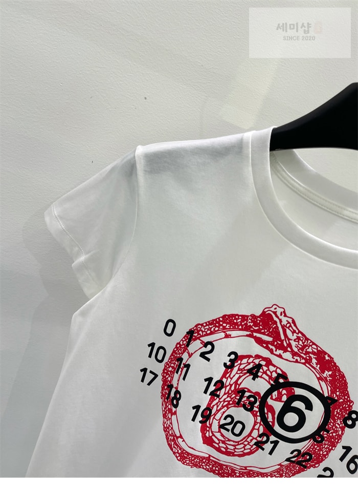 Maison Margiela 메종 마르지엘라 이어 오브 더 스네이크 반팔 티셔츠 의류 11번 이미지