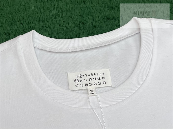 Maison Margiela 메종 마르지엘라 520 로고 반팔 티셔츠 레플리카 10번 이미지 - 의류 | 세미샵 레플리카 사이트