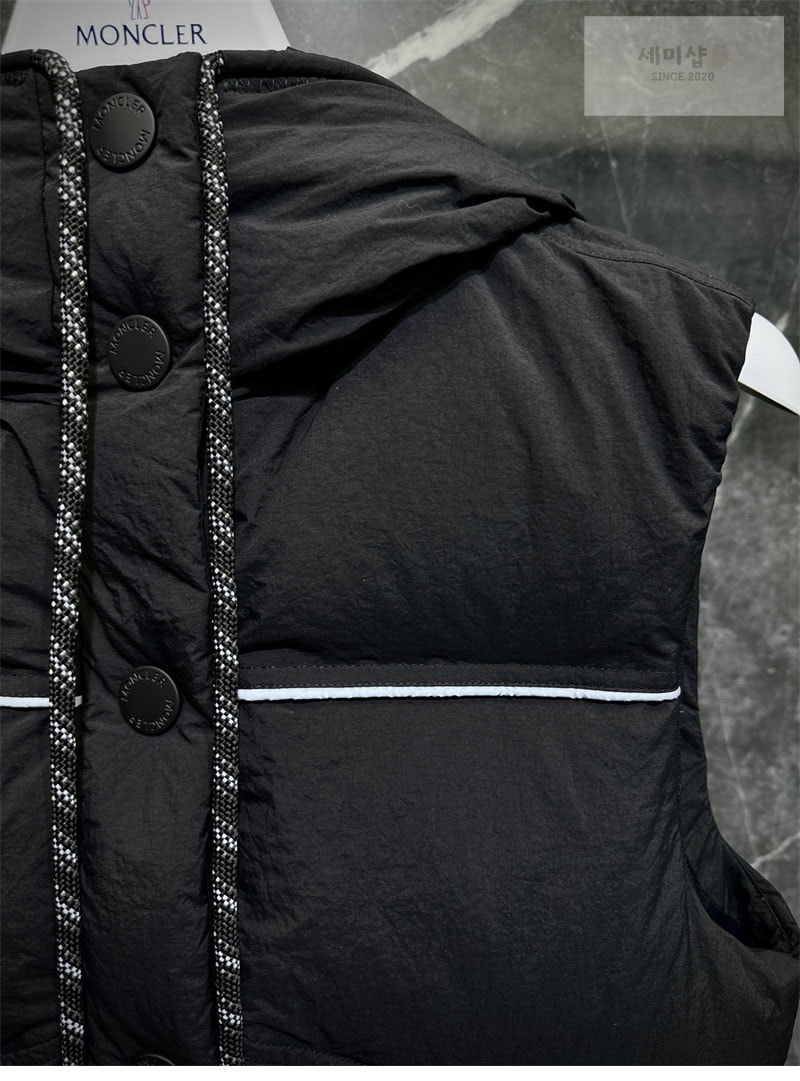 Moncler 몽클레어 그레노블 Arolla 아룰라 테크 다운 패딩 베스트 블랙 의류 4번 이미지