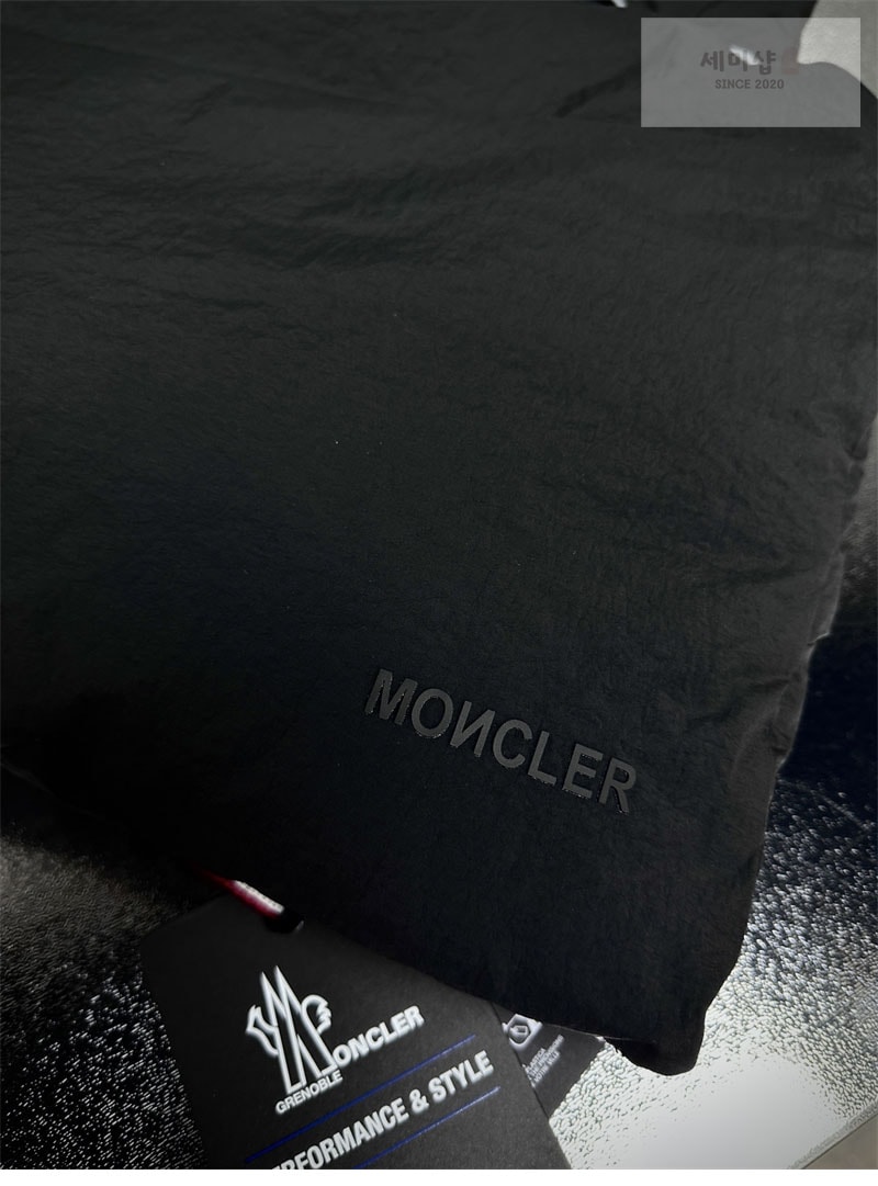 Moncler 몽클레어 그레노블 Arolla 아룰라 테크 다운 패딩 베스트 블랙 의류 9번 이미지