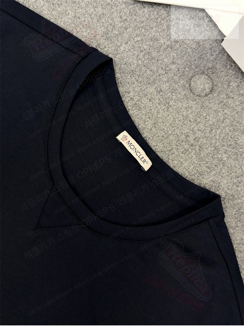 Moncler 몽클레어 더블 로고 패치 티셔츠 블랙 의류 14번 이미지