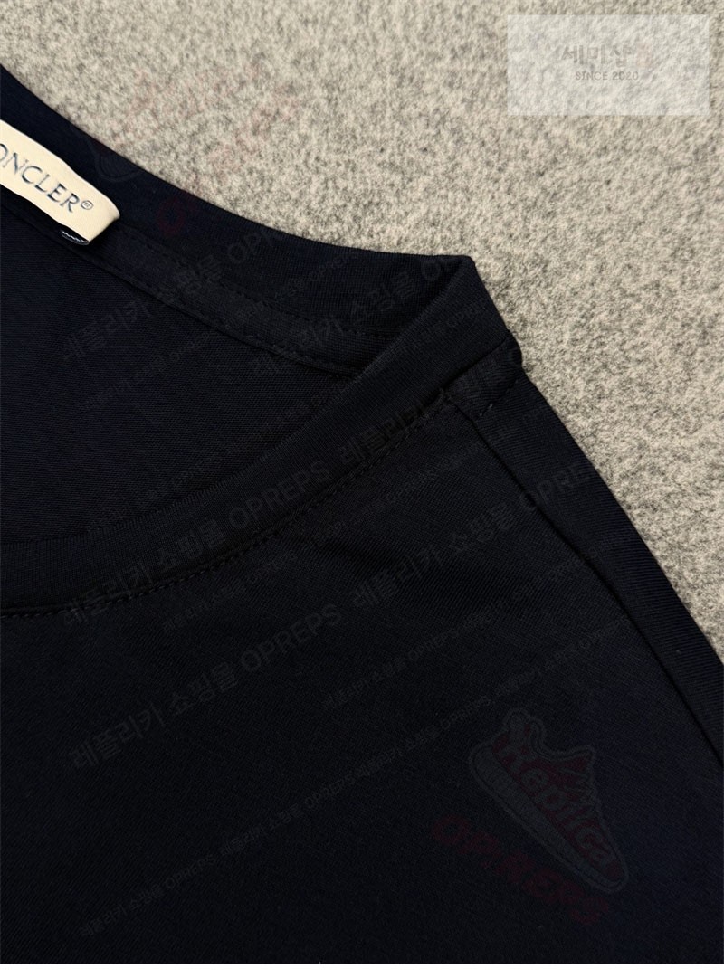 Moncler 몽클레어 더블 로고 패치 티셔츠 블랙 의류 16번 이미지
