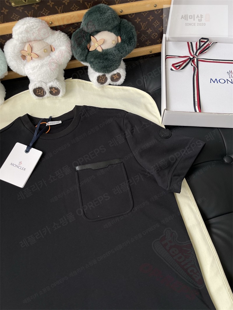 Moncler 몽클레어 레더 트리밍 코튼 티셔츠 블랙 의류 25번 이미지