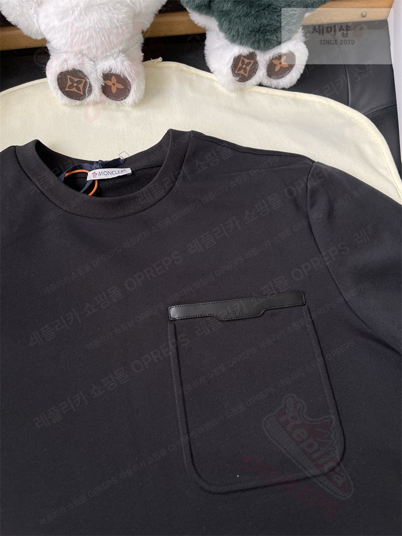 Moncler 몽클레어 레더 트리밍 코튼 티셔츠 블랙 의류 27번 이미지