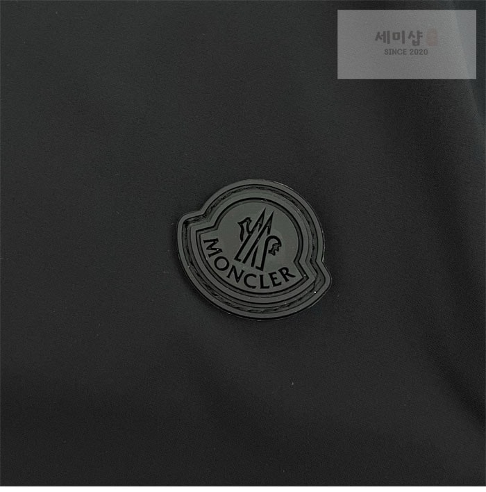 Moncler 몽클레어 로고 패치 바이스트레치 나일론 숏 팬츠 의류 9번 이미지
