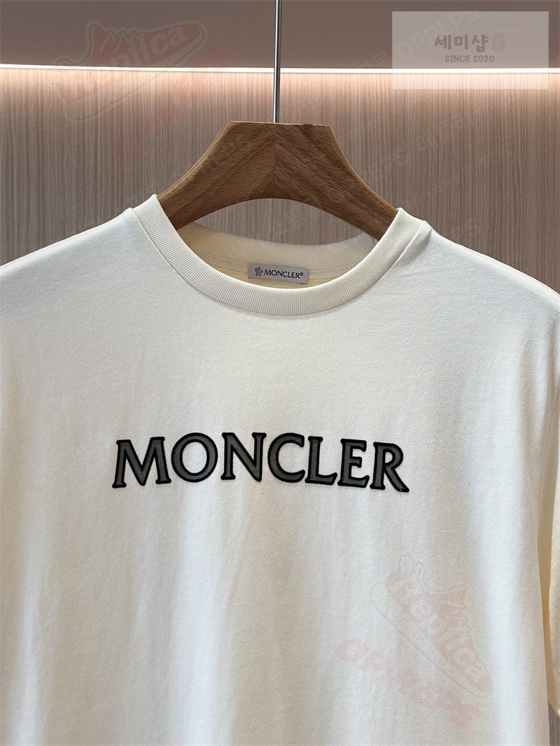 Moncler 몽클레어 로고 패치 코튼 티셔츠 의류 36번 이미지