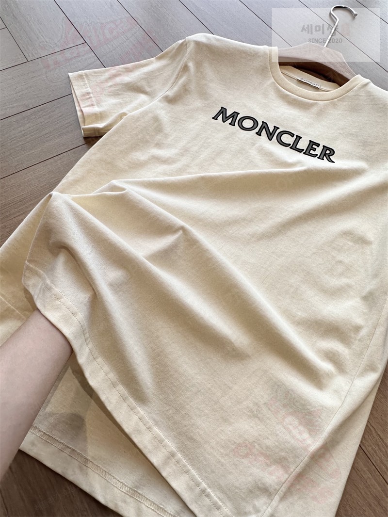 Moncler 몽클레어 로고 패치 코튼 티셔츠 의류 42번 이미지