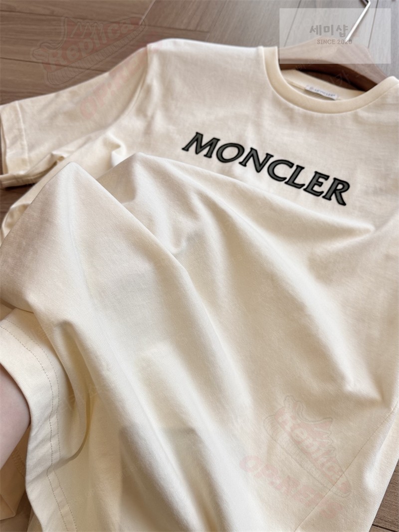 Moncler 몽클레어 로고 패치 코튼 티셔츠 의류 45번 이미지