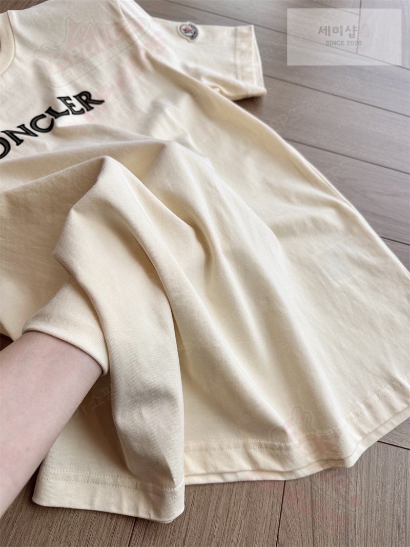 Moncler 몽클레어 로고 패치 코튼 티셔츠 의류 55번 이미지