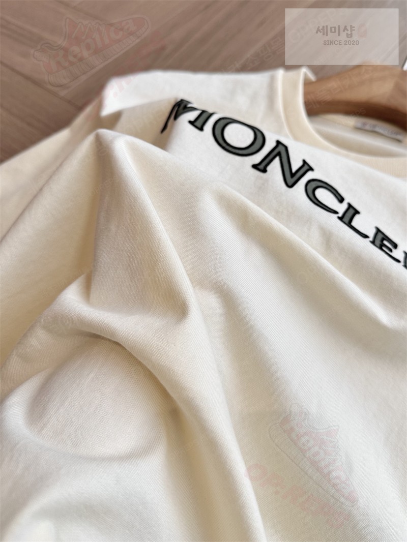 Moncler 몽클레어 로고 패치 코튼 티셔츠 의류 60번 이미지
