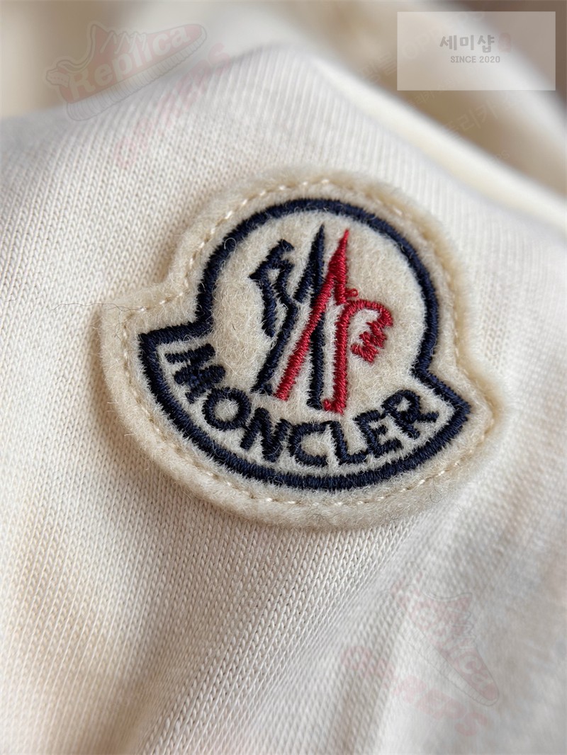 Moncler 몽클레어 로고 패치 코튼 티셔츠 의류 65번 이미지