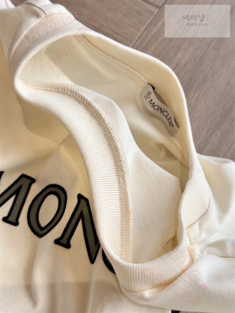 Moncler 몽클레어 로고 패치 코튼 티셔츠 의류 10번 이미지