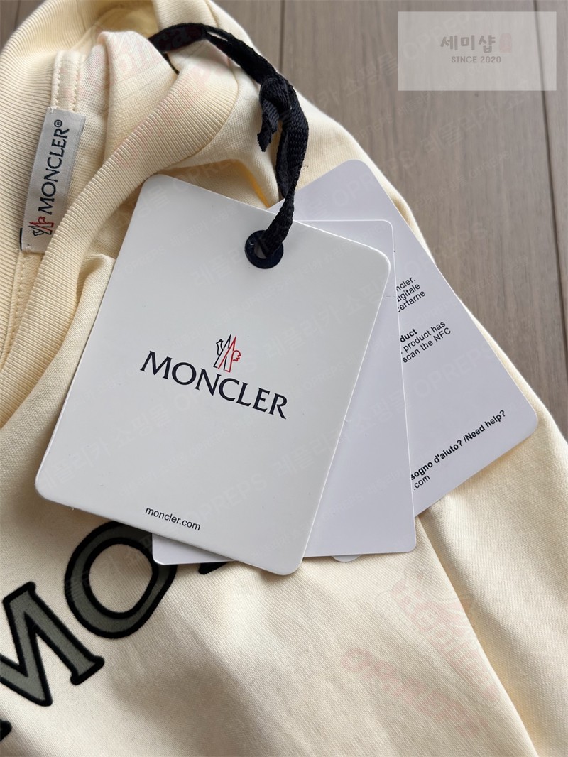 Moncler 몽클레어 로고 패치 코튼 티셔츠 의류 17번 이미지