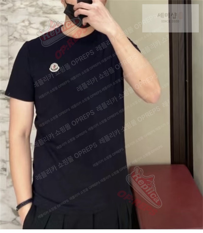 Moncler 몽클레어 로고 패치 티셔츠 블랙 의류 3번 이미지