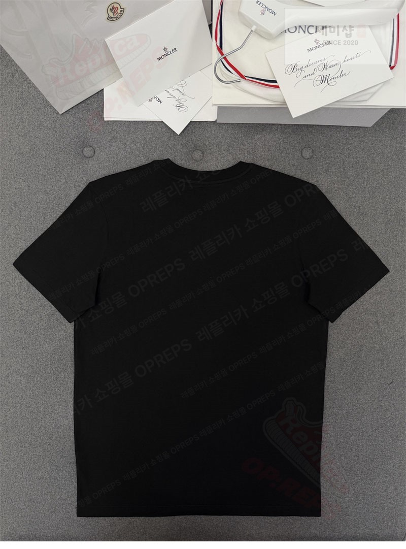 Moncler 몽클레어 로고 패치 티셔츠 블랙 의류 15번 이미지
