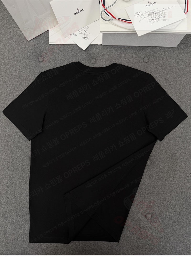 Moncler 몽클레어 로고 패치 티셔츠 블랙 의류 16번 이미지
