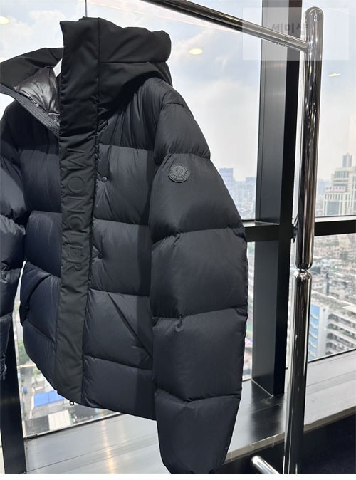 Moncler 몽클레어 마데이라 Madeira 숏 다운 패딩 자켓 2컬러 의류 4번 이미지