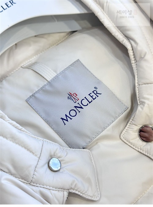 Moncler 몽클레어 마우린엔느 Maurienne 다운 경량 패딩 의류 3번 이미지