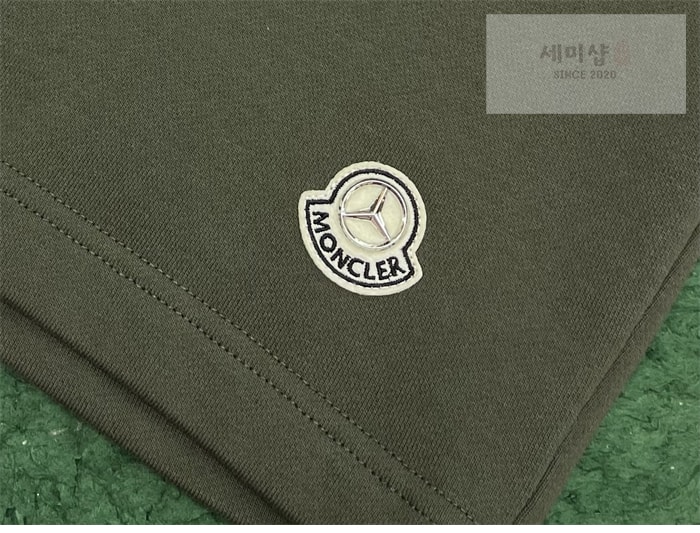 Moncler 몽클레어 메르세데스 벤츠 by니고 숏 팬츠 다크 블루 의류 17번 이미지