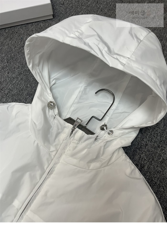 Moncler 몽클레어 밀리오 자켓 의류 7번 이미지