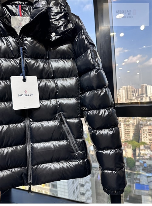 Moncler 몽클레어 바디 Body 다운 패딩 자켓 의류 4번 이미지
