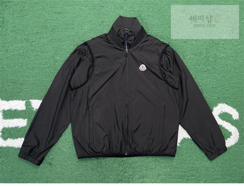 Moncler 몽클레어 베르니 숏 다운 자켓 의류 7번 이미지