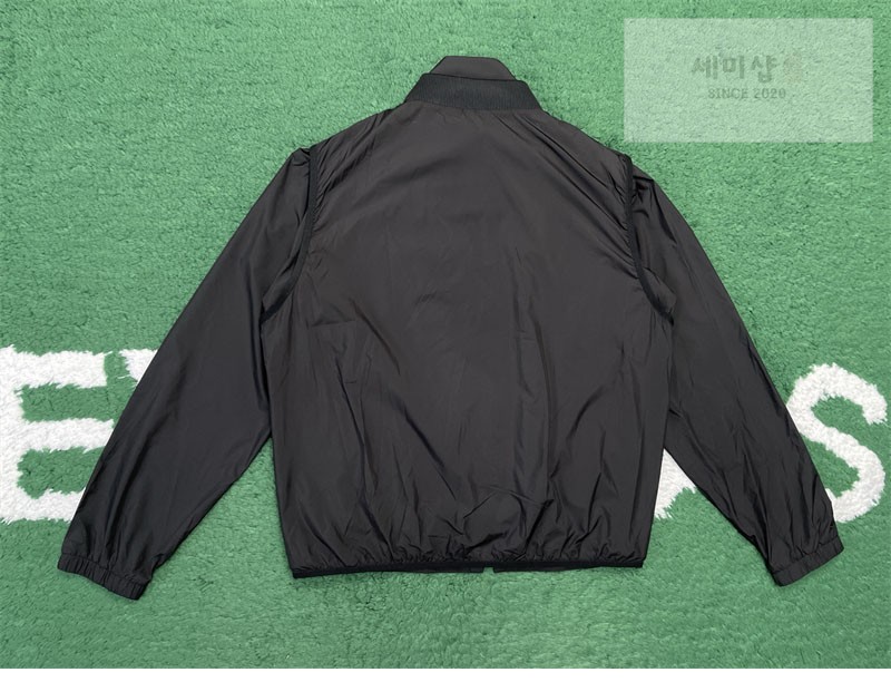 Moncler 몽클레어 베르니 숏 다운 자켓 의류 8번 이미지