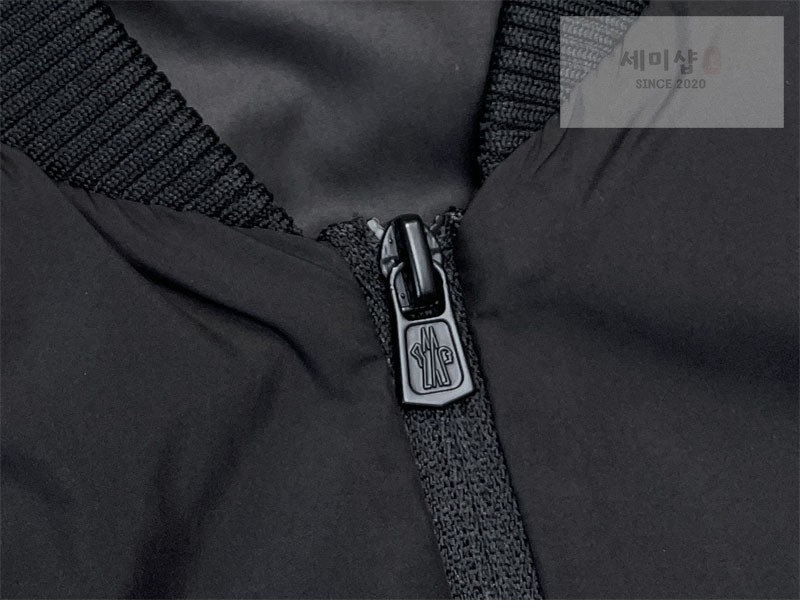 Moncler 몽클레어 베르니 숏 다운 자켓 의류 9번 이미지