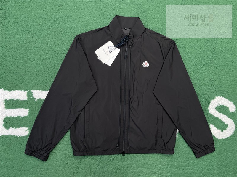 Moncler 몽클레어 베르니 숏 다운 자켓 의류 13번 이미지