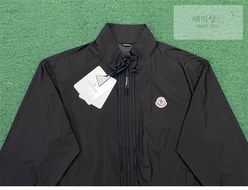 Moncler 몽클레어 베르니 숏 다운 자켓 의류 15번 이미지
