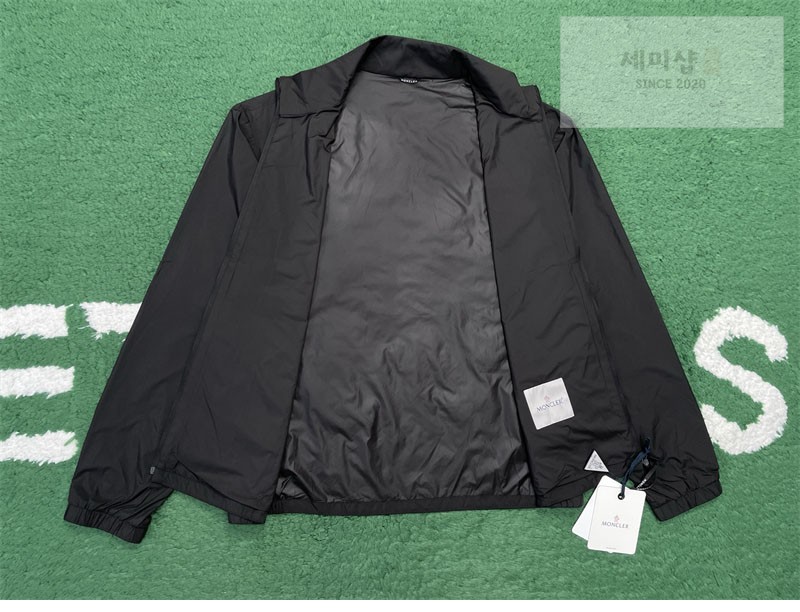 Moncler 몽클레어 베르니 숏 다운 자켓 의류 16번 이미지