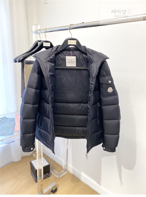 Moncler 몽클레어 보르네 Bourne 패딩 다운 자켓 의류 4번 이미지