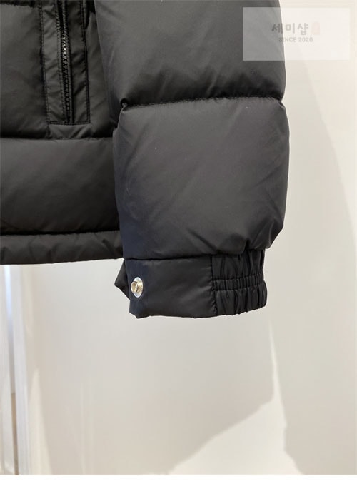 Moncler 몽클레어 보르네 Bourne 패딩 다운 자켓 의류 17번 이미지