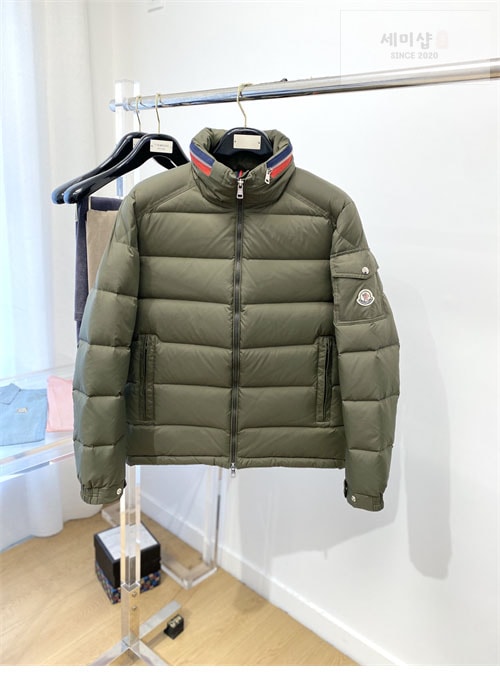 Moncler 몽클레어 보르네 Bourne 패딩 다운 자켓 의류 8번 이미지