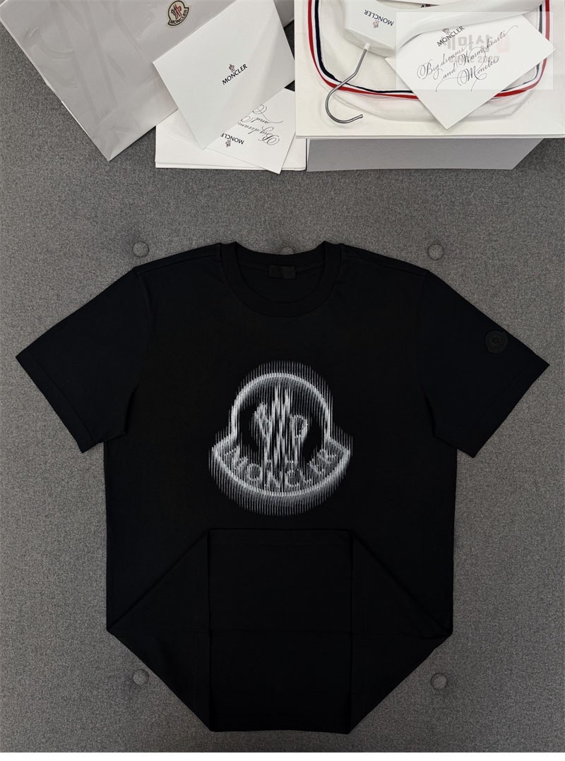 Moncler 몽클레어 블러 로고 코튼 반팔 티셔츠 블랙 의류 9번 이미지