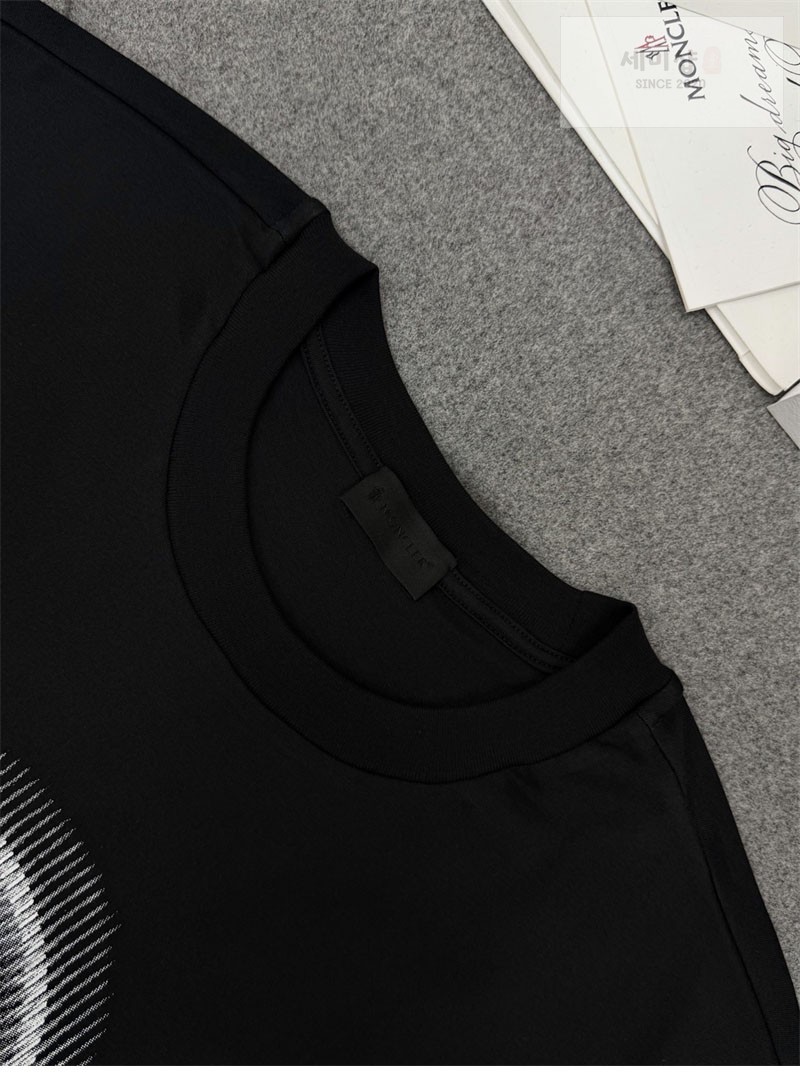 Moncler 몽클레어 블러 로고 코튼 반팔 티셔츠 블랙 의류 14번 이미지